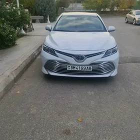 Toyota Camry 2018