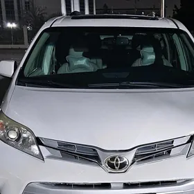 Toyota Sienna 2016