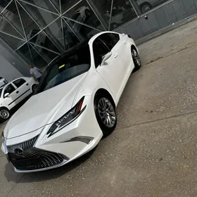 Lexus ES 350 2019