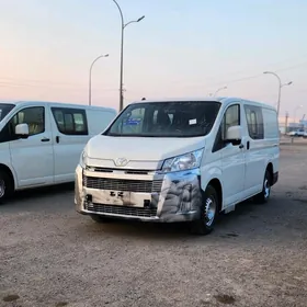 Toyota Hiace 2024