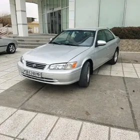 Toyota Camry 2001