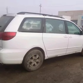 Toyota Sienna 2004