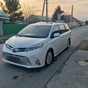 Toyota Sienna 2018