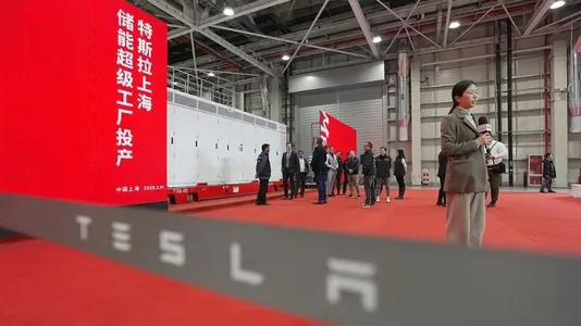 Tesla открыла в Шанхае гигантский завод по выпуску аккумуляторов Megapack