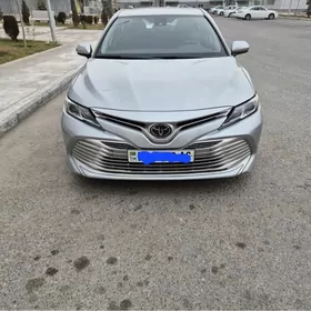 Toyota Camry 2020