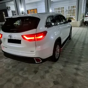 Toyota Highlander 2019