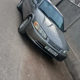 Toyota Camry 2001