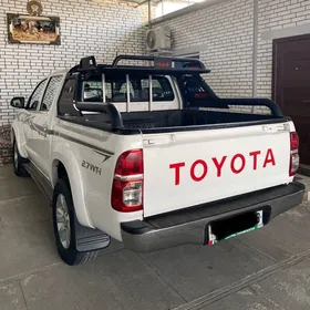 Toyota Hilux 2014