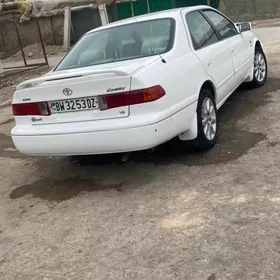 Toyota Camry 2000