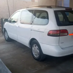 Toyota Sienna 2002