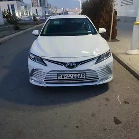 Toyota Camry 2020