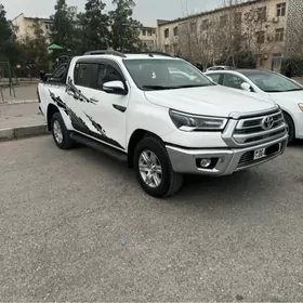 Toyota Hilux 2021