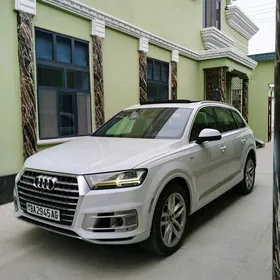 Audi Q7 2018