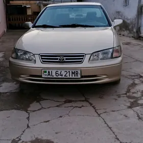 Toyota Camry 2000