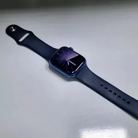 Apple Watch 7 . 7/45mm