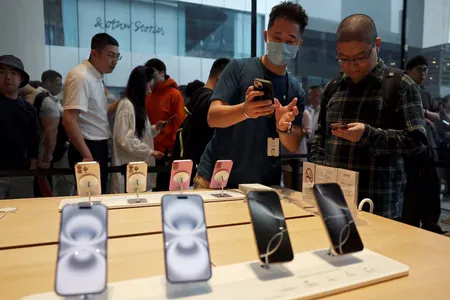 Apple emeli aň babatda Alibaba bilen hyzmatdaşlyk alyp barar