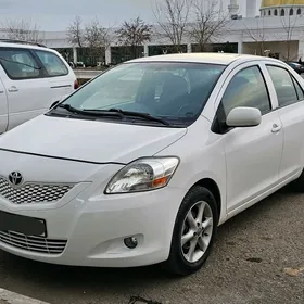 Toyota Yaris 2011