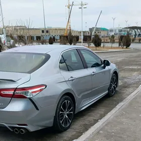 Toyota Camry 2020