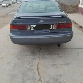 Toyota Camry 2000