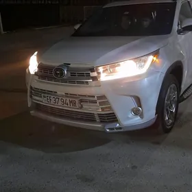 Toyota Highlander 2019