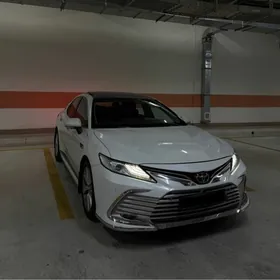 Toyota Camry 2021