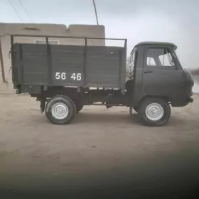 UAZ 452 1983