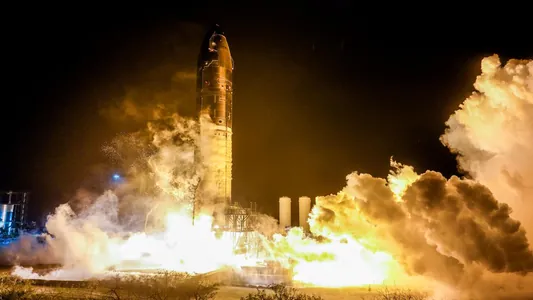SpaceX bir minutlap Starship raketasynda otlaýyş synagyny geçirdi: bu rekord