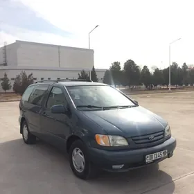 Toyota Sienna 2002