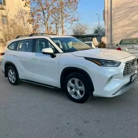 Toyota Highlander 2021