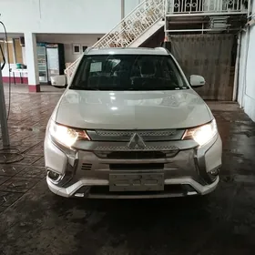 Mitsubishi Outlander 2022