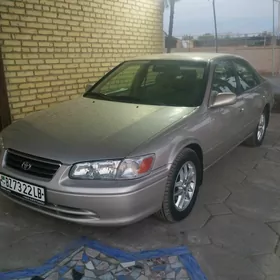 Toyota Camry 2001