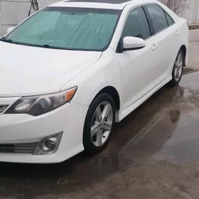 Toyota Camry 2011