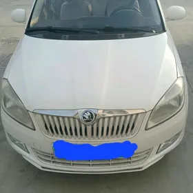 Skoda Roomster​ 2013