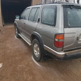 Nissan Pathfinder 1999