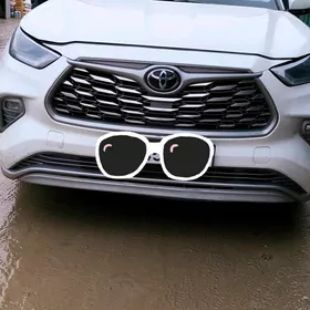 Toyota Highlander 2021