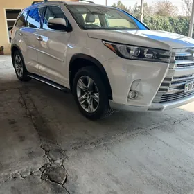 Toyota Highlander 2018