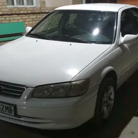 Toyota Camry 2001