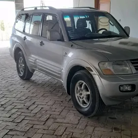 Mitsubishi Montero Sport 2002