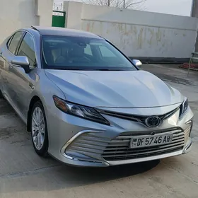 Toyota Camry 2021