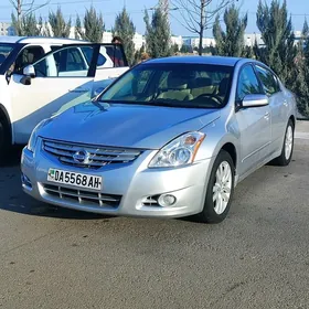 Nissan Altima 2010