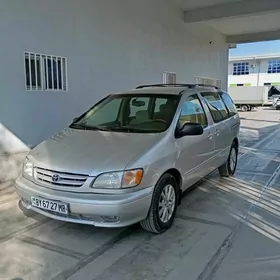 Toyota Sienna 2002