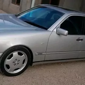 Mercedes-Benz E320 1999