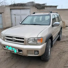 Nissan Pathfinder 2000