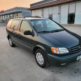 Toyota Sienna 2002