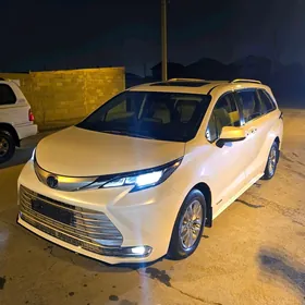 Toyota Sienna 2021