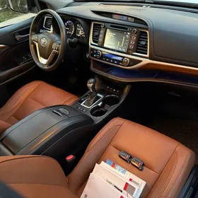 Toyota Highlander 2018