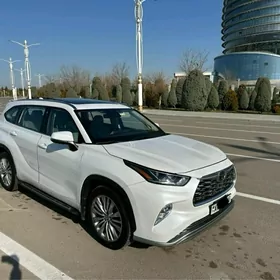 Toyota Highlander 2021