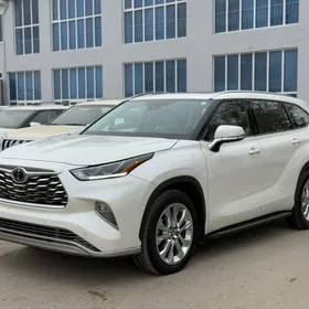 Toyota Highlander 2020