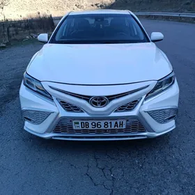 Toyota Camry 2018