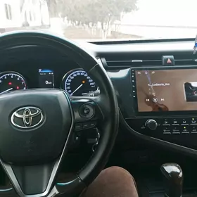 Toyota Camry 2019